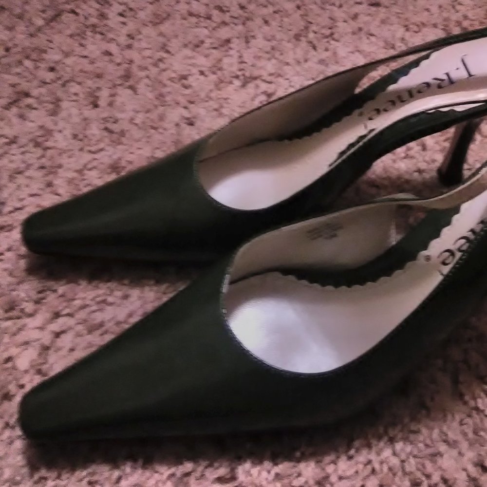Ladie J Renee' Hunter Green Sling back pumps/heels